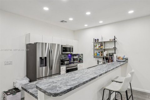 Townhouse in Hollywood, Florida 3 bedrooms, 146.79 sq.m. № 2189447 - photo 22