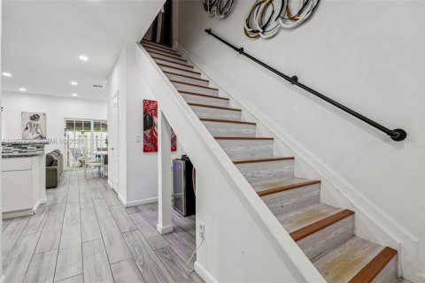 Townhouse in Hollywood, Florida 3 bedrooms, 146.79 sq.m. № 2189447 - photo 27