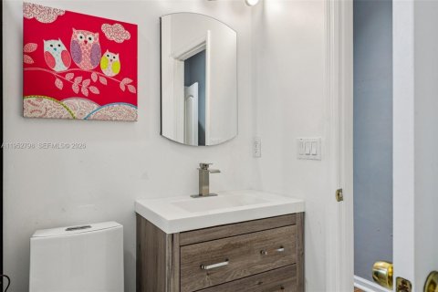 Townhouse in Hollywood, Florida 3 bedrooms, 146.79 sq.m. № 2189447 - photo 16