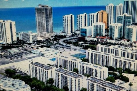 Copropriété à vendre à Sunny Isles Beach, Floride: 1 chambre, 59.46 m2 № 1857291 - photo 3