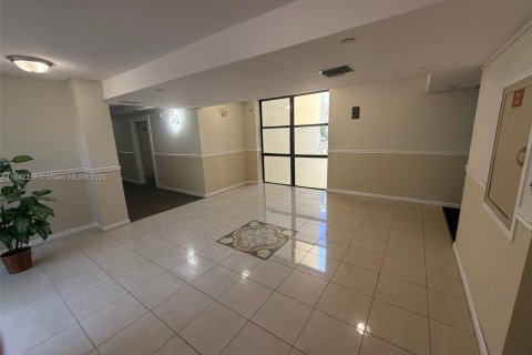 Copropriété à vendre à Sunny Isles Beach, Floride: 1 chambre, 59.46 m2 № 1857291 - photo 27