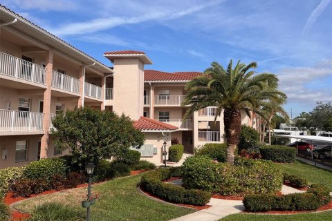 Condo in Bradenton, Florida, 2 bedrooms № 2144898 - photo 2