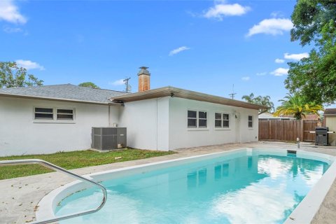 House in Tampa, Florida 3 bedrooms, 167.04 sq.m. № 1877287 - photo 28