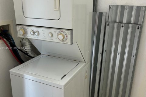 Снять в аренду кондоминиум в Майами, Флорида 1 спальня, 66.89м2, № 2004483 - фото 12