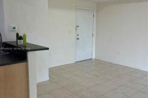Снять в аренду кондоминиум в Майами, Флорида 1 спальня, 66.89м2, № 2004483 - фото 5