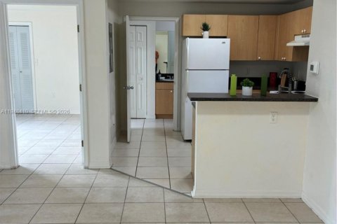 Снять в аренду кондоминиум в Майами, Флорида 1 спальня, 66.89м2, № 2004483 - фото 2