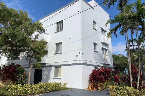 Кондоминиум с 1 спальней в Майами, Флорида № 2004483