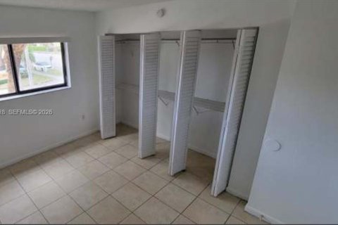 Condominio en alquiler en Miami, Florida, 1 dormitorio, 54.16 m2 № 2033343 - foto 5