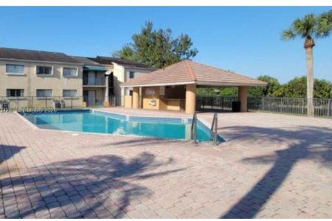 Condominio en alquiler en Miami, Florida, 1 dormitorio, 54.16 m2 № 2033343 - foto 11