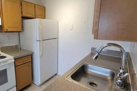 Condominio en alquiler en Miami, Florida, 1 dormitorio, 54.16 m2 № 2033343 - foto 4