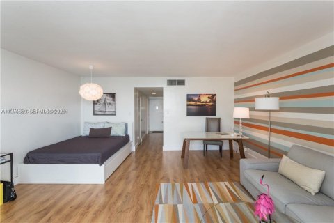 Copropriété à vendre à Miami Beach, Floride: 51.28 m2 № 2042246 - photo 4