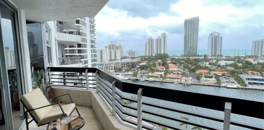 Condominio en Aventura, Florida, 2 dormitorios № 956768