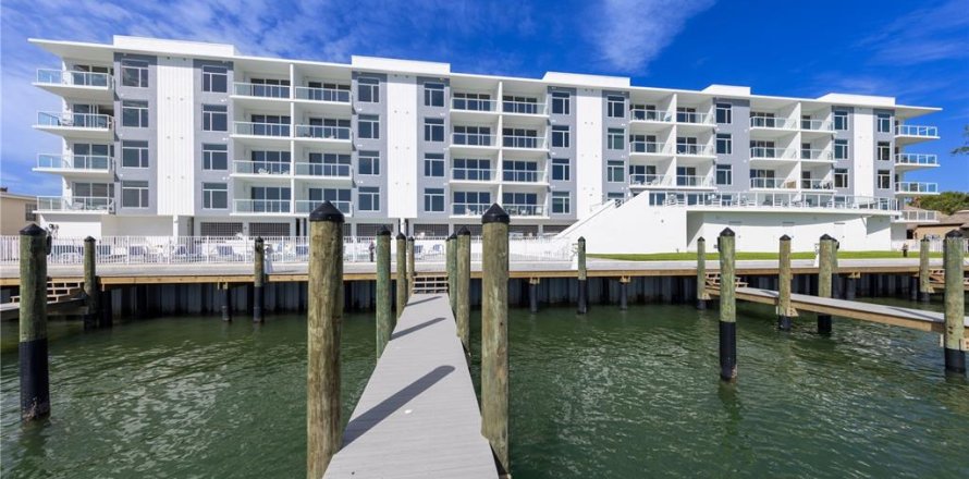Condo à Clearwater, Floride, 3 chambres  № 2406696