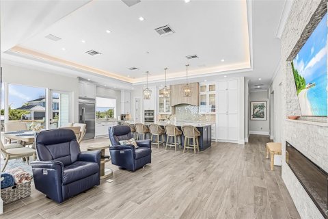 Villa ou maison à vendre à Bonita Springs, Floride: 5 chambres, 257.99 m2 № 2403521 - photo 6