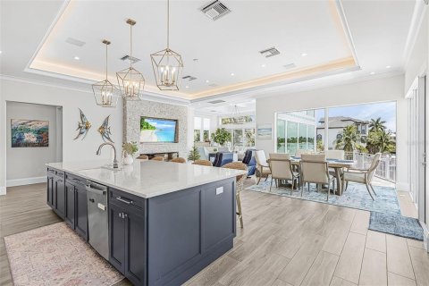 Villa ou maison à vendre à Bonita Springs, Floride: 5 chambres, 257.99 m2 № 2403521 - photo 9
