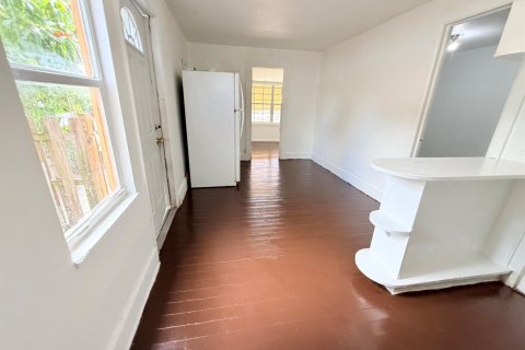 House in West Palm Beach, Florida 2 bedrooms, 87.51 sq.m. № 2262265