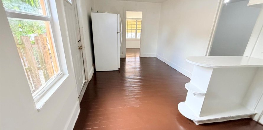 House in West Palm Beach, Florida 2 bedrooms, 87.51 sq.m. № 2262265