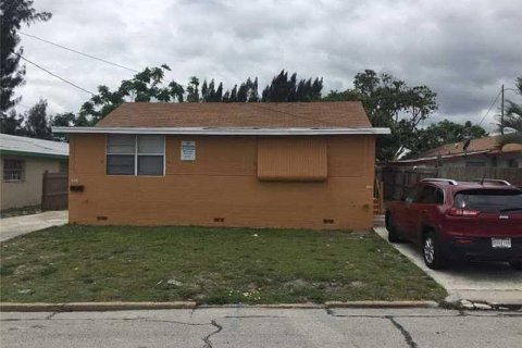 House in West Palm Beach, Florida 2 bedrooms, 87.51 sq.m. № 2262265 - photo 10