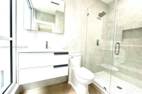 Купить таунхаус в Майами, Флорида 3 спальни, 230.77м2, № 2145778 - фото 11