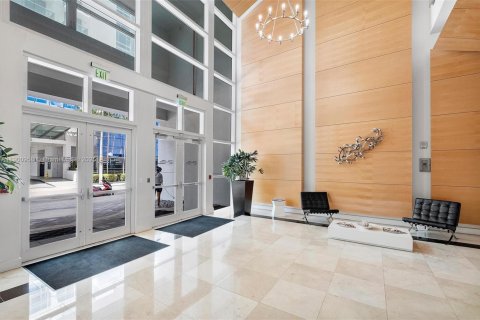 Condo in Miami, Florida, 1 bedroom  № 1952210 - photo 3