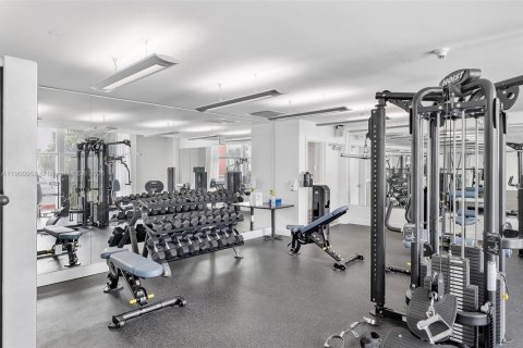 Condo in Miami, Florida, 1 bedroom  № 1952210 - photo 27