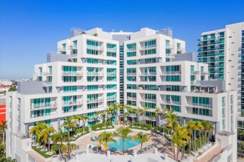Condo in Miami, Florida, 1 bedroom  № 1952210 - photo 17