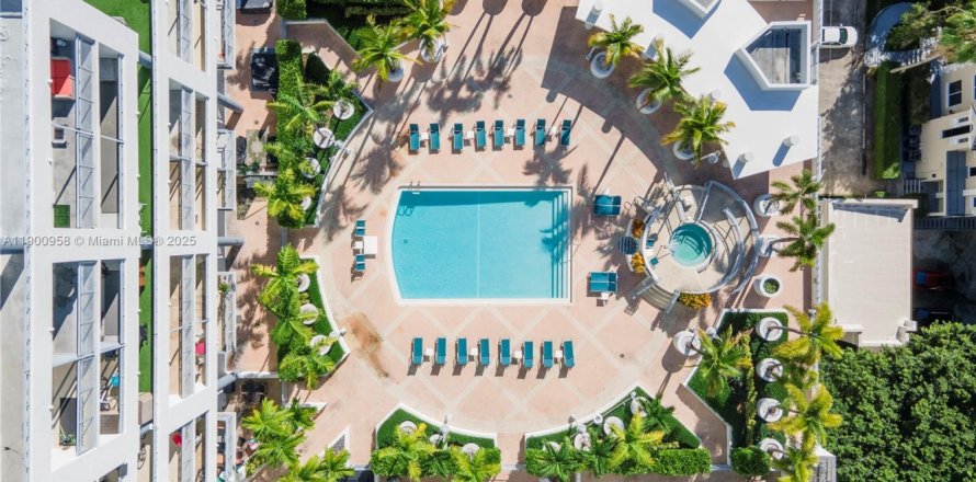 Condo in Miami, Florida, 1 bedroom  № 1952210