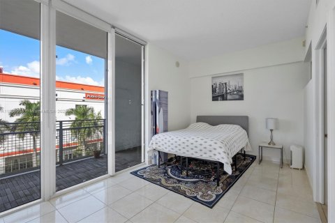 Condo in Miami, Florida, 1 bedroom  № 1952210 - photo 8