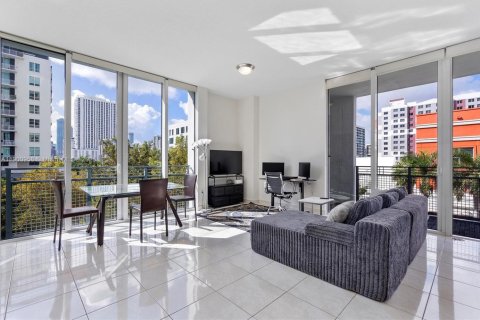 Condo in Miami, Florida, 1 bedroom  № 1952210 - photo 5