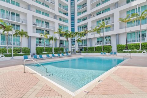 Condo in Miami, Florida, 1 bedroom  № 1952210 - photo 22
