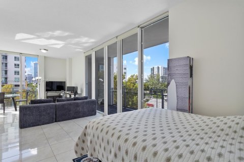 Condo in Miami, Florida, 1 bedroom  № 1952210 - photo 10