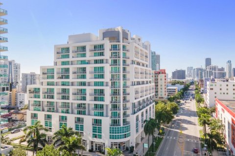 Condo in Miami, Florida, 1 bedroom  № 1952210 - photo 18