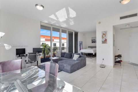 Condo in Miami, Florida, 1 bedroom  № 1952210 - photo 7