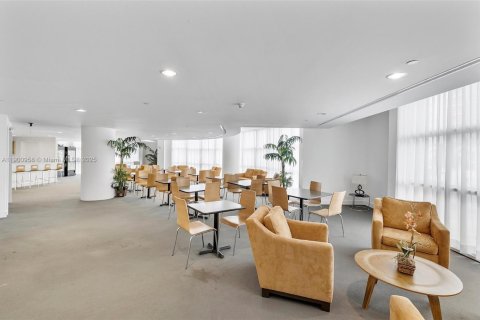 Condo in Miami, Florida, 1 bedroom  № 1952210 - photo 30