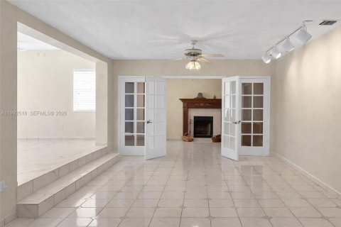 Villa ou maison à vendre à Miami Beach, Floride: 5 chambres, 558.44 m2 № 2064179 - photo 8