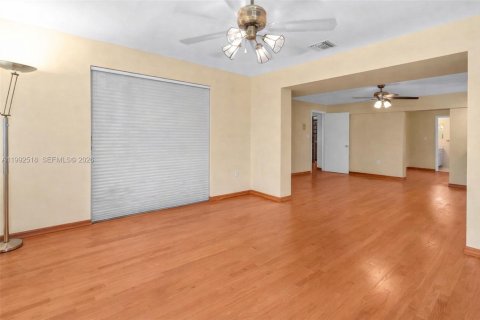 Villa ou maison à vendre à Miami Beach, Floride: 5 chambres, 558.44 m2 № 2064179 - photo 21