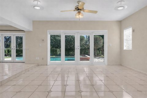 Villa ou maison à vendre à Miami Beach, Floride: 5 chambres, 558.44 m2 № 2064179 - photo 7