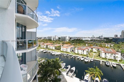Condominio en Aventura, Florida, 3 dormitorios № 2035854
