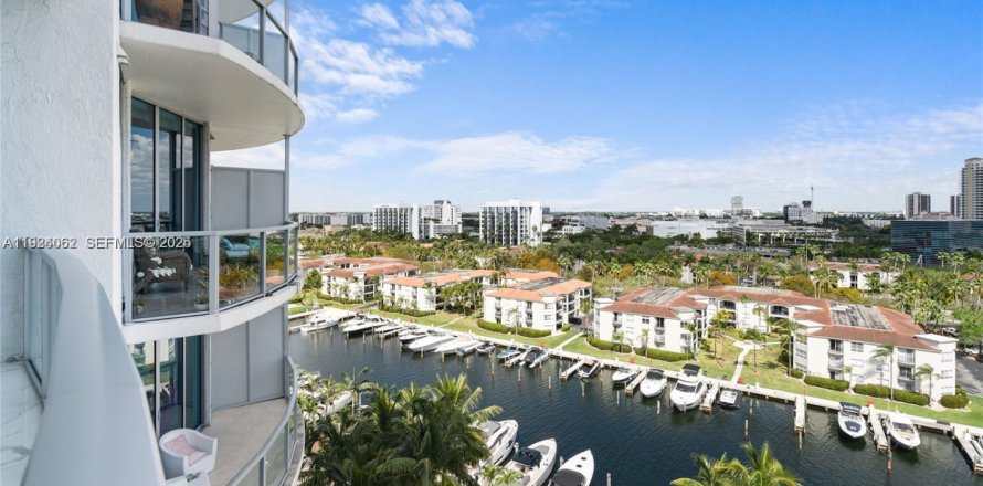 Condominio en Aventura, Florida, 3 dormitorios  № 2035854