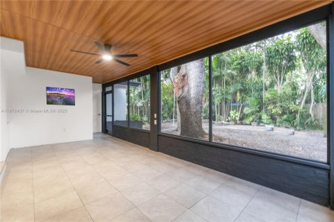 House in Miami, Florida 3 bedrooms, 104.05 sq.m. № 1925392 - photo 22