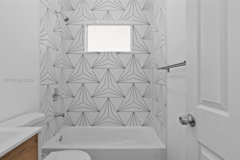 Immobilier commercial à vendre à Miami Beach, Floride № 2030080 - photo 13