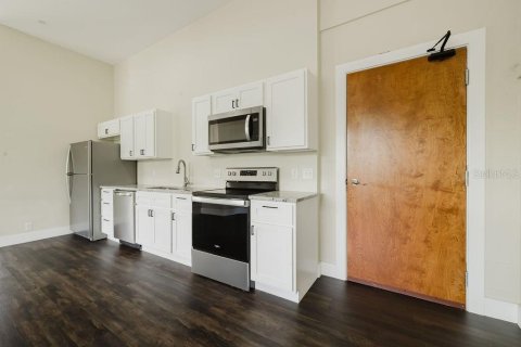 Снять в аренду квартиру в Деланд, Флорида 1 комната, 46.45м2, № 2107460 - фото 3