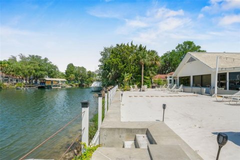 House in Crystal River, Florida 5 bedrooms, 344.57 sq.m. № 1644482 - photo 7