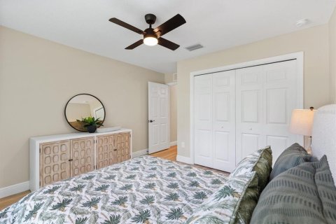 House in Bushnell, Florida 3 bedrooms, 134.8 sq.m. № 2230528 - photo 16