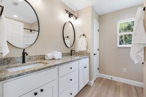 House in Bushnell, Florida 3 bedrooms, 134.8 sq.m. № 2230528 - photo 6