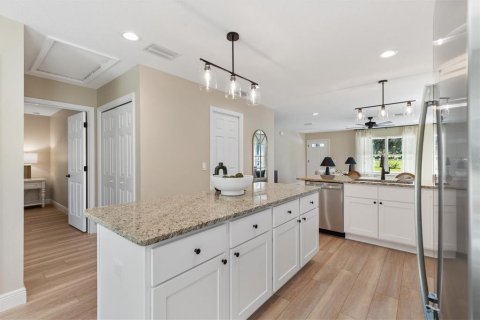 House in Bushnell, Florida 3 bedrooms, 134.8 sq.m. № 2230528 - photo 13