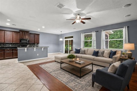 Casa en venta en Apopka, Florida, 5 dormitorios, 249.07 m2 № 2223431 - foto 2