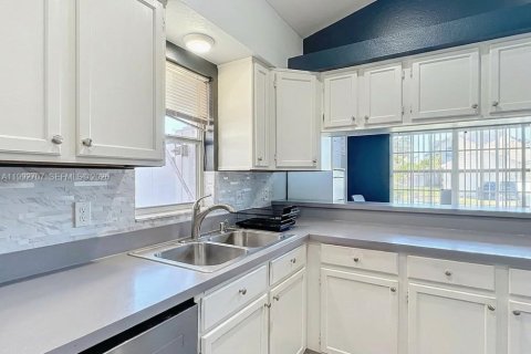 Casa en venta en Orlando, Florida, 3 dormitorios, 148.55 m2 № 2062812 - foto 17