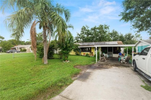 House in Lakeland, Florida 2 bedrooms, 78.04 sq.m. № 1899558 - photo 1