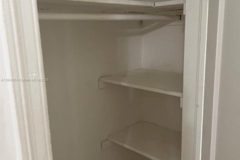 House in Hollywood, Florida 46.45 sq.m. № 1956584 - photo 20